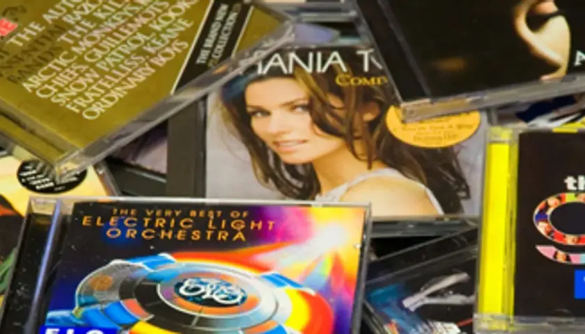 W którym roku wynaleziono płytę CD? Niezwykła historia tego formatu